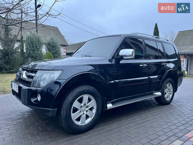 Черный Мицубиси Паджеро Вагон, объемом двигателя 2.97 л и пробегом 271 тыс. км за 11200 $, фото 2 на Automoto.ua