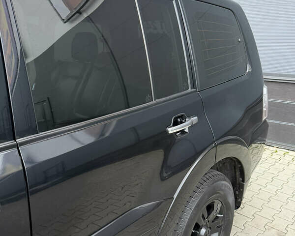 Черный Мицубиси Паджеро Вагон, объемом двигателя 2.97 л и пробегом 218 тыс. км за 11499 $, фото 30 на Automoto.ua