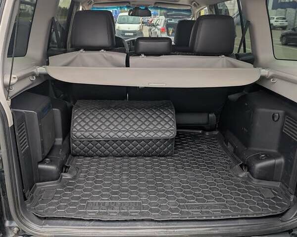 Чорний Міцубісі Паджеро Вагон, об'ємом двигуна 3.2 л та пробігом 240 тис. км за 13200 $, фото 9 на Automoto.ua