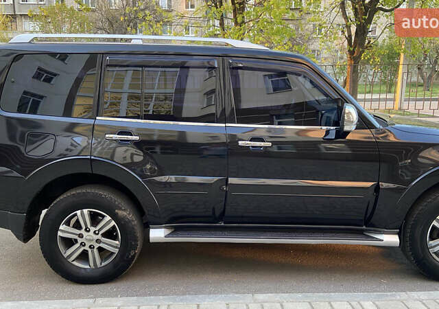 Черный Мицубиси Паджеро Вагон, объемом двигателя 2.97 л и пробегом 248 тыс. км за 11700 $, фото 4 на Automoto.ua