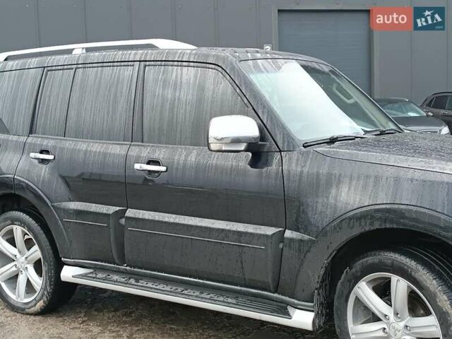 Черный Мицубиси Паджеро Вагон, объемом двигателя 3 л и пробегом 280 тыс. км за 12590 $, фото 14 на Automoto.ua