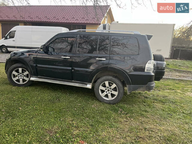 Чорний Міцубісі Паджеро Вагон, об'ємом двигуна 3.2 л та пробігом 350 тис. км за 10500 $, фото 5 на Automoto.ua