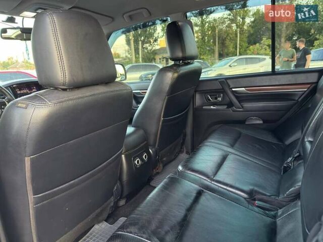 Чорний Міцубісі Паджеро Вагон, об'ємом двигуна 2.97 л та пробігом 179 тис. км за 12500 $, фото 14 на Automoto.ua