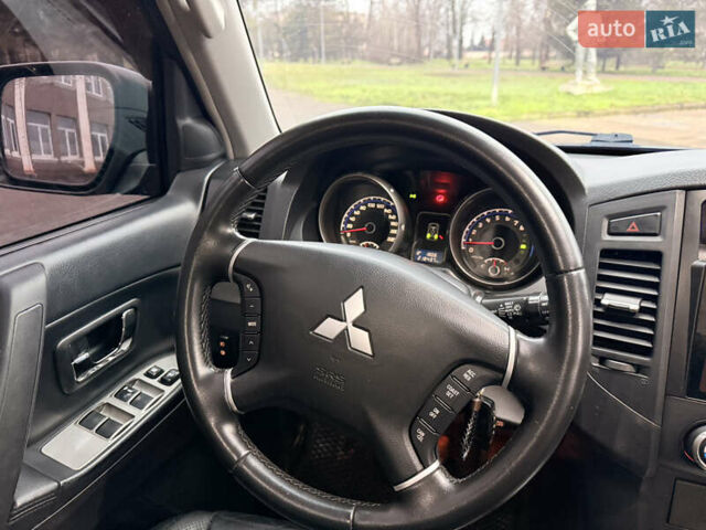 Черный Мицубиси Паджеро Вагон, объемом двигателя 3.83 л и пробегом 218 тыс. км за 10700 $, фото 14 на Automoto.ua