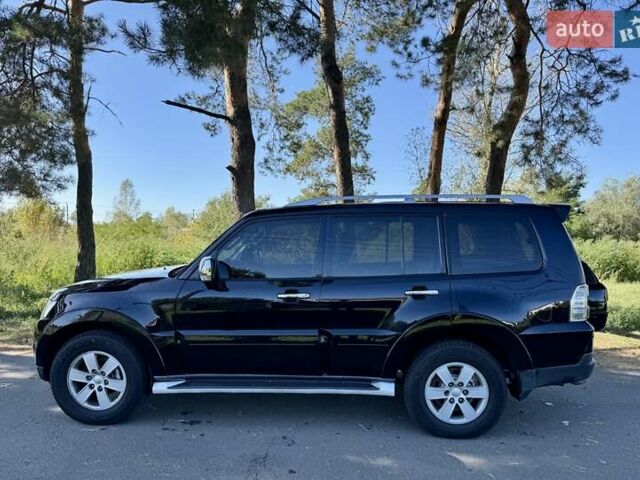 Чорний Міцубісі Паджеро Вагон, об'ємом двигуна 3 л та пробігом 235 тис. км за 10700 $, фото 6 на Automoto.ua