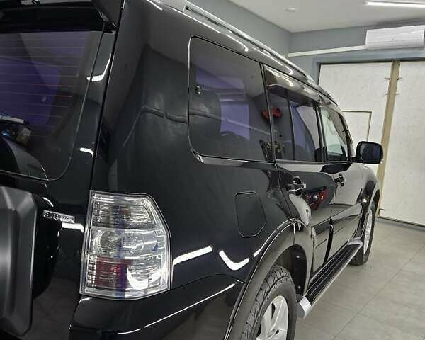 Черный Мицубиси Паджеро Вагон, объемом двигателя 3.83 л и пробегом 153 тыс. км за 10800 $, фото 8 на Automoto.ua