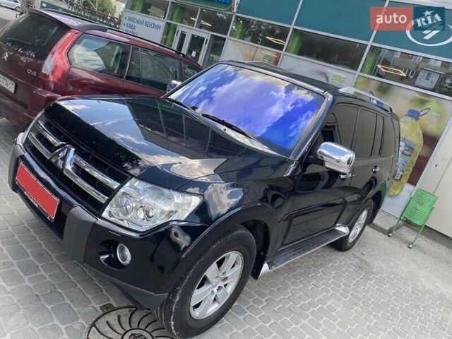 Чорний Міцубісі Паджеро Вагон, об'ємом двигуна 3 л та пробігом 177 тис. км за 14500 $, фото 16 на Automoto.ua