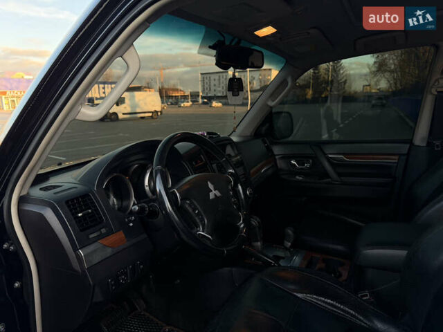 Черный Мицубиси Паджеро Вагон, объемом двигателя 3.2 л и пробегом 328 тыс. км за 13000 $, фото 25 на Automoto.ua