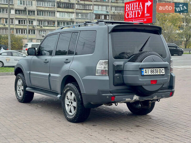 Міцубісі Паджеро Вагон 2008 у Києві на Automoto.ua Чорний Міцубісі Паджеро Вагон, об'ємом двигуна 2.97 л та пробігом 300 тис. км за 11500 $, фото 4 на Automoto.ua