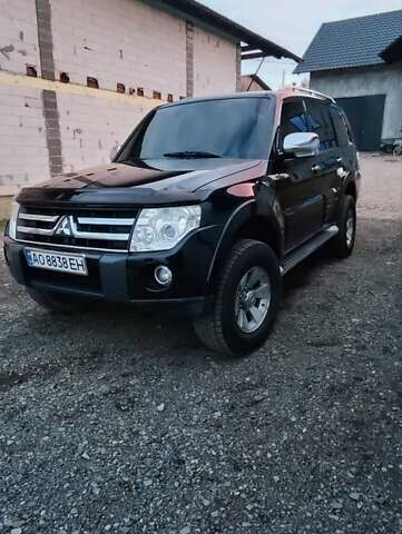 Чорний Міцубісі Паджеро Вагон, об'ємом двигуна 3 л та пробігом 330 тис. км за 11700 $, фото 4 на Automoto.ua