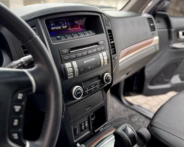 Чорний Міцубісі Паджеро Вагон, об'ємом двигуна 2.97 л та пробігом 166 тис. км за 10900 $, фото 6 на Automoto.ua