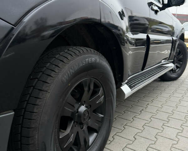 Черный Мицубиси Паджеро Вагон, объемом двигателя 2.97 л и пробегом 218 тыс. км за 11499 $, фото 43 на Automoto.ua