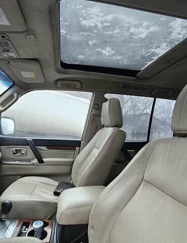 Черный Мицубиси Паджеро Вагон, объемом двигателя 3.2 л и пробегом 300 тыс. км за 10500 $, фото 16 на Automoto.ua