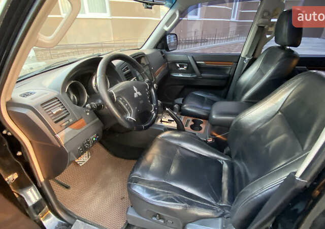 Черный Мицубиси Паджеро Вагон, объемом двигателя 2.97 л и пробегом 248 тыс. км за 11700 $, фото 10 на Automoto.ua
