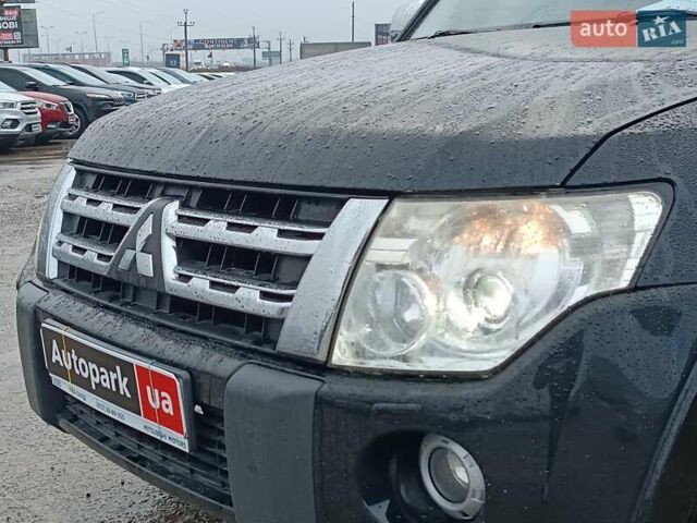 Черный Мицубиси Паджеро Вагон, объемом двигателя 3 л и пробегом 280 тыс. км за 12590 $, фото 2 на Automoto.ua