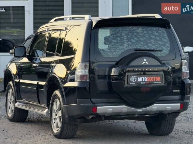 Чорний Міцубісі Паджеро Вагон, об'ємом двигуна 2.97 л та пробігом 179 тис. км за 12500 $, фото 6 на Automoto.ua