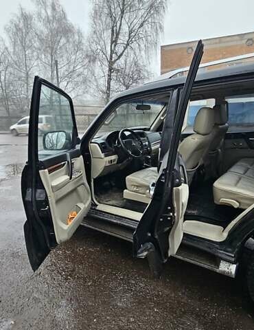 Черный Мицубиси Паджеро Вагон, объемом двигателя 3.2 л и пробегом 300 тыс. км за 10500 $, фото 8 на Automoto.ua