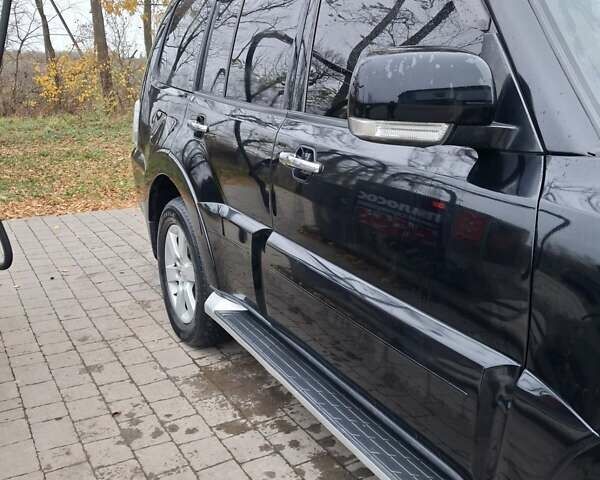 Черный Мицубиси Паджеро Вагон, объемом двигателя 3.83 л и пробегом 295 тыс. км за 15000 $, фото 2 на Automoto.ua