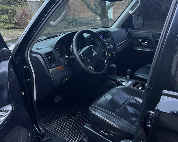 Черный Мицубиси Паджеро Вагон, объемом двигателя 2.97 л и пробегом 271 тыс. км за 11200 $, фото 6 на Automoto.ua