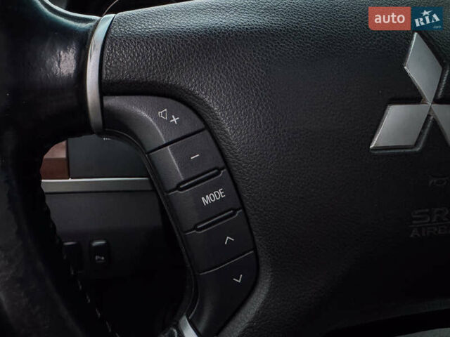 Черный Мицубиси Паджеро Вагон, объемом двигателя 3.2 л и пробегом 305 тыс. км за 12900 $, фото 38 на Automoto.ua