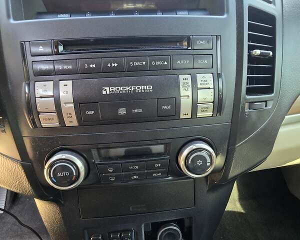 Міцубісі Паджеро Вагон 2008 у Києві на Automoto.ua Чорний Міцубісі Паджеро Вагон, об'ємом двигуна 3 л та пробігом 312 тис. км за 9500 $, фото 7 на Automoto.ua