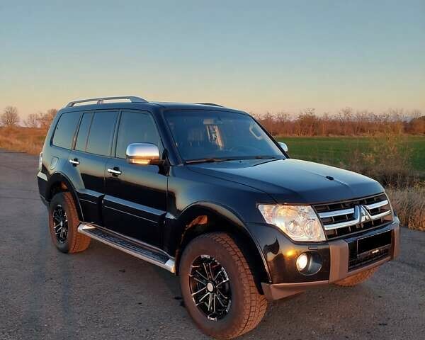 Чорний Міцубісі Паджеро Вагон, об'ємом двигуна 2.97 л та пробігом 286 тис. км за 9400 $, фото 1 на Automoto.ua