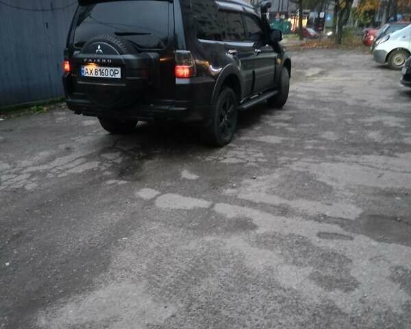 Черный Мицубиси Паджеро Вагон, объемом двигателя 3.2 л и пробегом 266 тыс. км за 13000 $, фото 1 на Automoto.ua