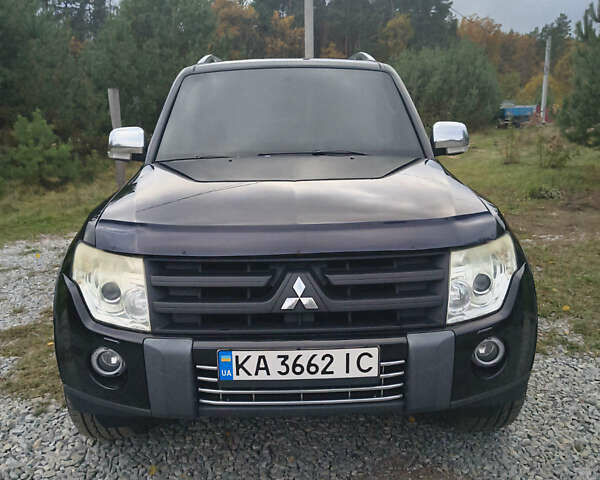Чорний Міцубісі Паджеро Вагон, об'ємом двигуна 3 л та пробігом 222 тис. км за 11700 $, фото 1 на Automoto.ua