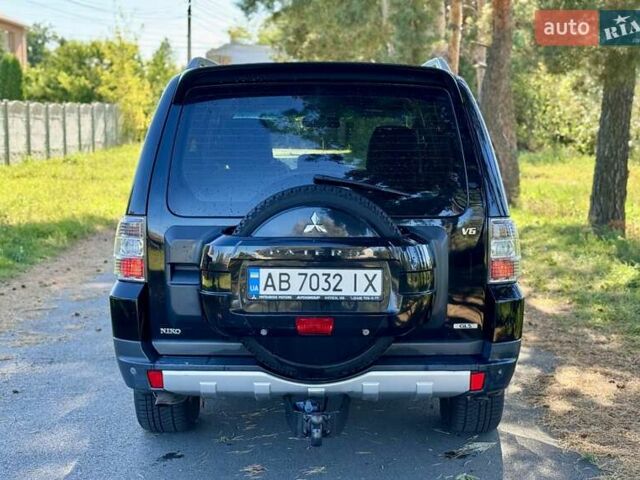 Чорний Міцубісі Паджеро Вагон, об'ємом двигуна 3 л та пробігом 235 тис. км за 10700 $, фото 4 на Automoto.ua