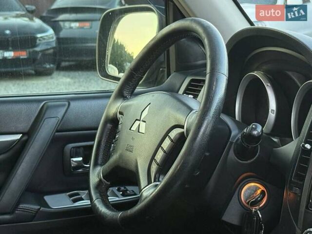 Чорний Міцубісі Паджеро Вагон, об'ємом двигуна 2.97 л та пробігом 179 тис. км за 12500 $, фото 24 на Automoto.ua