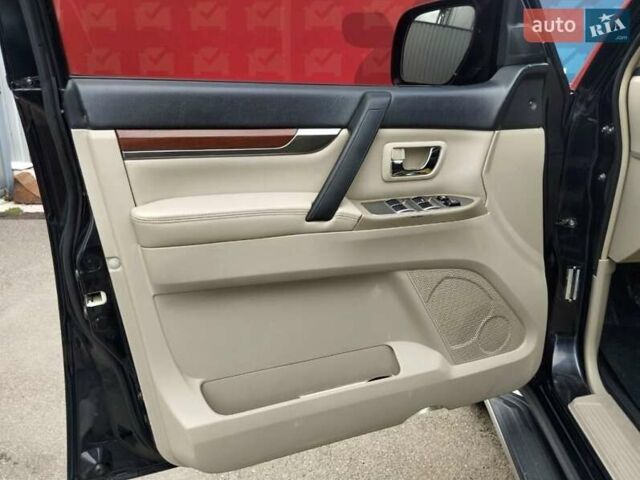 Черный Мицубиси Паджеро Вагон, объемом двигателя 2.97 л и пробегом 143 тыс. км за 12100 $, фото 35 на Automoto.ua