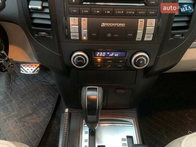 Черный Мицубиси Паджеро Вагон, объемом двигателя 3 л и пробегом 232 тыс. км за 11390 $, фото 22 на Automoto.ua