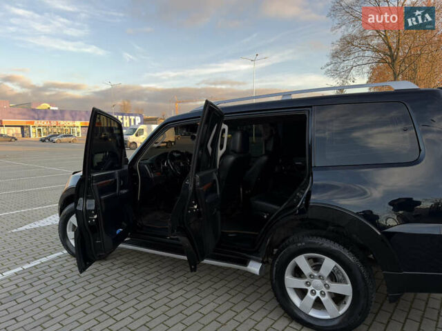 Черный Мицубиси Паджеро Вагон, объемом двигателя 3.2 л и пробегом 328 тыс. км за 13000 $, фото 19 на Automoto.ua