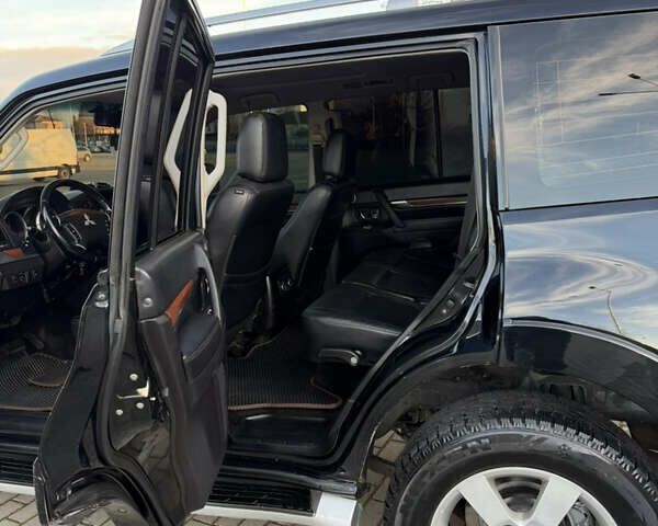 Черный Мицубиси Паджеро Вагон, объемом двигателя 3.2 л и пробегом 328 тыс. км за 13000 $, фото 26 на Automoto.ua