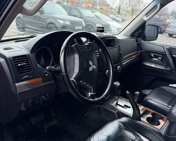 Черный Мицубиси Паджеро Вагон, объемом двигателя 2.97 л и пробегом 218 тыс. км за 11499 $, фото 52 на Automoto.ua