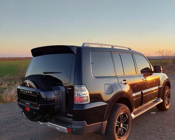 Чорний Міцубісі Паджеро Вагон, об'ємом двигуна 2.97 л та пробігом 286 тис. км за 9400 $, фото 6 на Automoto.ua