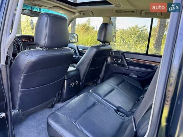 Черный Мицубиси Паджеро Вагон, объемом двигателя 2.97 л и пробегом 235 тыс. км за 10700 $, фото 27 на Automoto.ua
