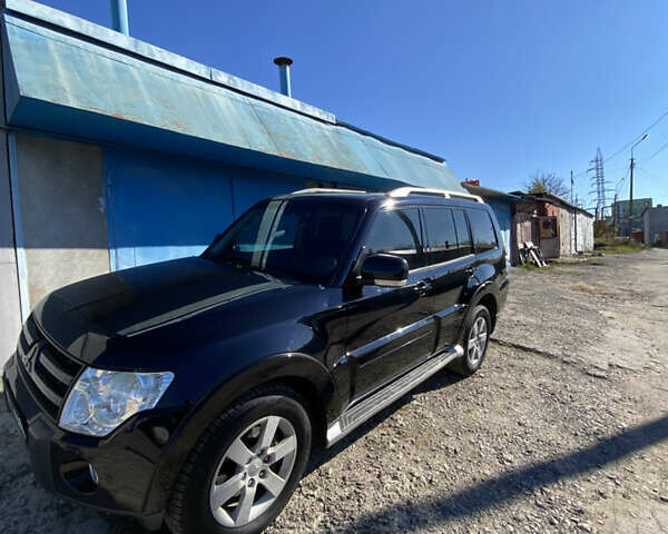 Черный Мицубиси Паджеро Вагон, объемом двигателя 3.2 л и пробегом 327 тыс. км за 10700 $, фото 2 на Automoto.ua