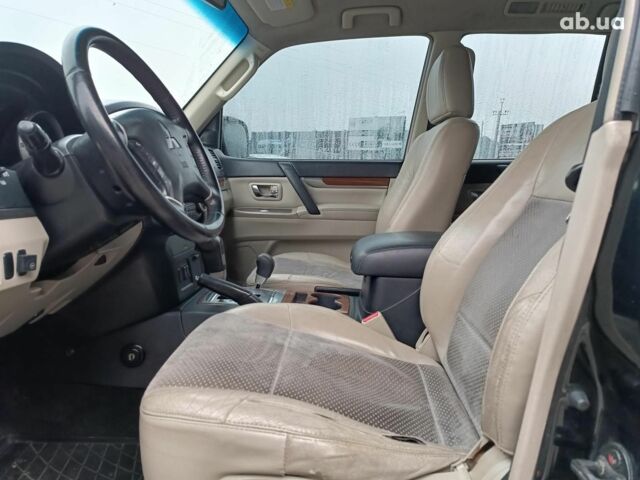 Черный Мицубиси Паджеро Вагон, объемом двигателя 3 л и пробегом 280 тыс. км за 12590 $, фото 29 на Automoto.ua