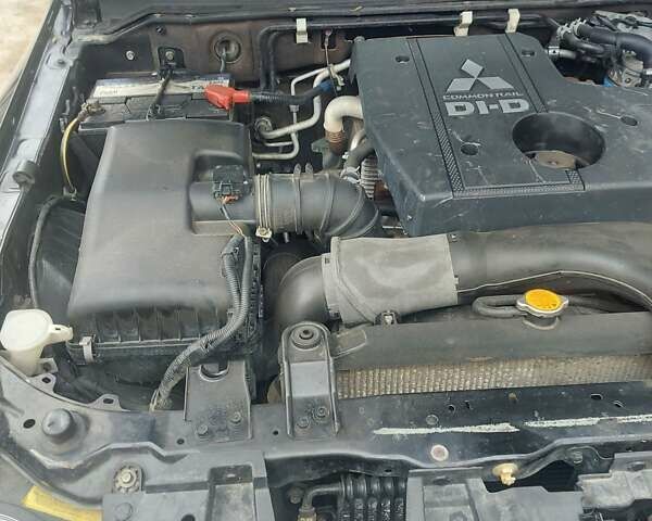 Чорний Міцубісі Паджеро Вагон, об'ємом двигуна 3.2 л та пробігом 165 тис. км за 14000 $, фото 6 на Automoto.ua