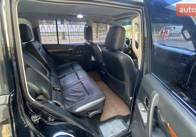Черный Мицубиси Паджеро Вагон, объемом двигателя 2.97 л и пробегом 248 тыс. км за 11700 $, фото 5 на Automoto.ua