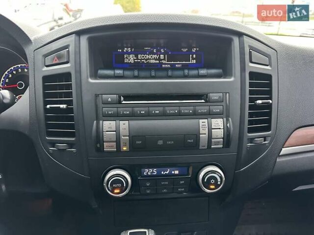 Черный Мицубиси Паджеро Вагон, объемом двигателя 2.97 л и пробегом 218 тыс. км за 11950 $, фото 24 на Automoto.ua