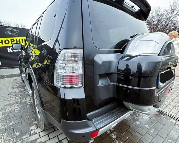 Чорний Міцубісі Паджеро Вагон, об'ємом двигуна 2.97 л та пробігом 188 тис. км за 9200 $, фото 6 на Automoto.ua