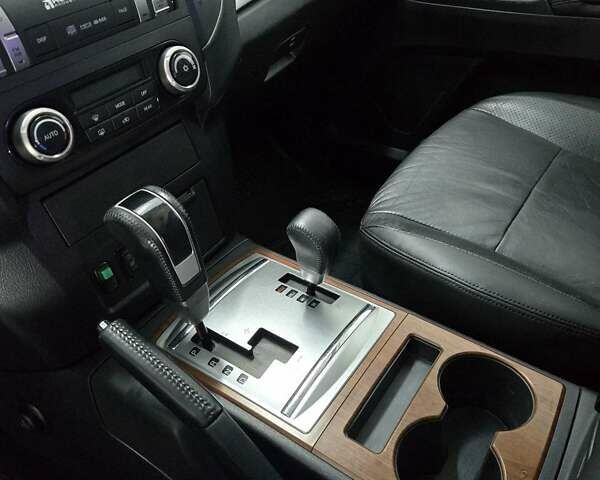 Черный Мицубиси Паджеро Вагон, объемом двигателя 3.83 л и пробегом 153 тыс. км за 10800 $, фото 3 на Automoto.ua