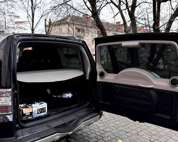 Чорний Міцубісі Паджеро Вагон, об'ємом двигуна 2.97 л та пробігом 166 тис. км за 10900 $, фото 13 на Automoto.ua