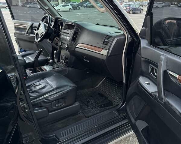 Черный Мицубиси Паджеро Вагон, объемом двигателя 2.97 л и пробегом 325 тыс. км за 11500 $, фото 22 на Automoto.ua