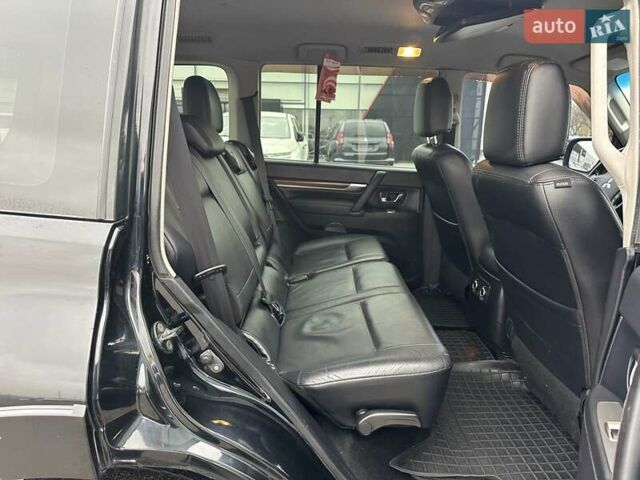 Черный Мицубиси Паджеро Вагон, объемом двигателя 2.97 л и пробегом 218 тыс. км за 11950 $, фото 11 на Automoto.ua