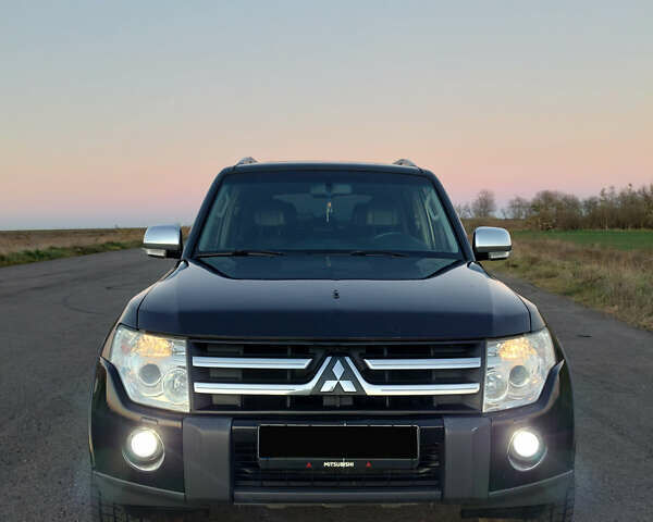 Чорний Міцубісі Паджеро Вагон, об'ємом двигуна 2.97 л та пробігом 286 тис. км за 9400 $, фото 4 на Automoto.ua