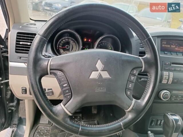 Черный Мицубиси Паджеро Вагон, объемом двигателя 3 л и пробегом 280 тыс. км за 12590 $, фото 22 на Automoto.ua