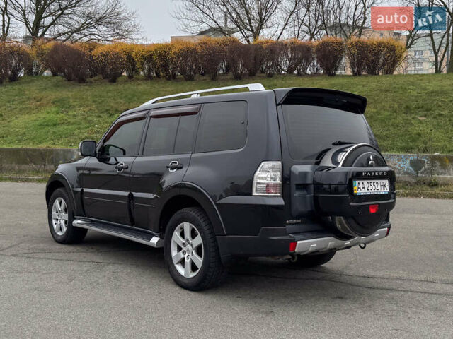 Черный Мицубиси Паджеро Вагон, объемом двигателя 3.2 л и пробегом 305 тыс. км за 12900 $, фото 5 на Automoto.ua
